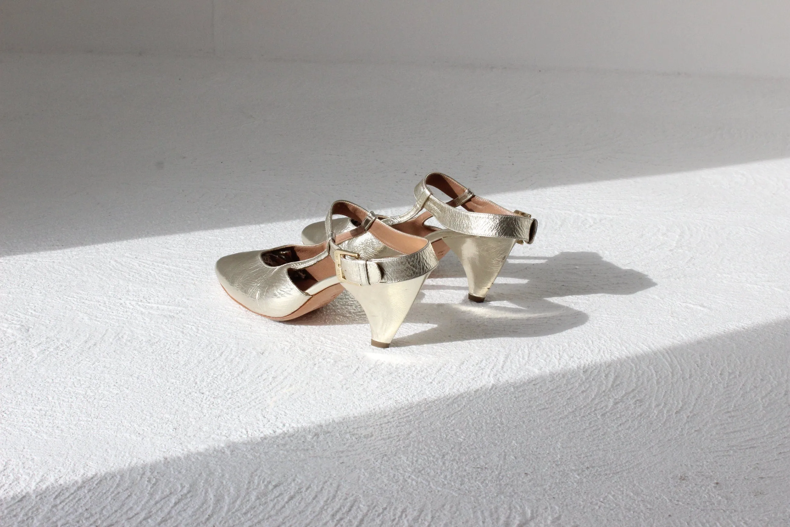 French Designer Gold Leather Courtier Heels ~ Euro 38 ~ RRP1200