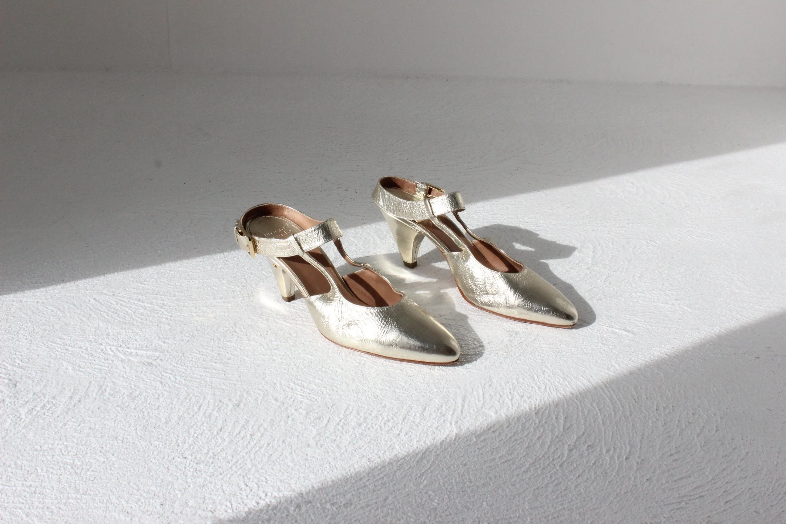 French Designer Gold Leather Courtier Heels ~ Euro 38 ~ RRP1200