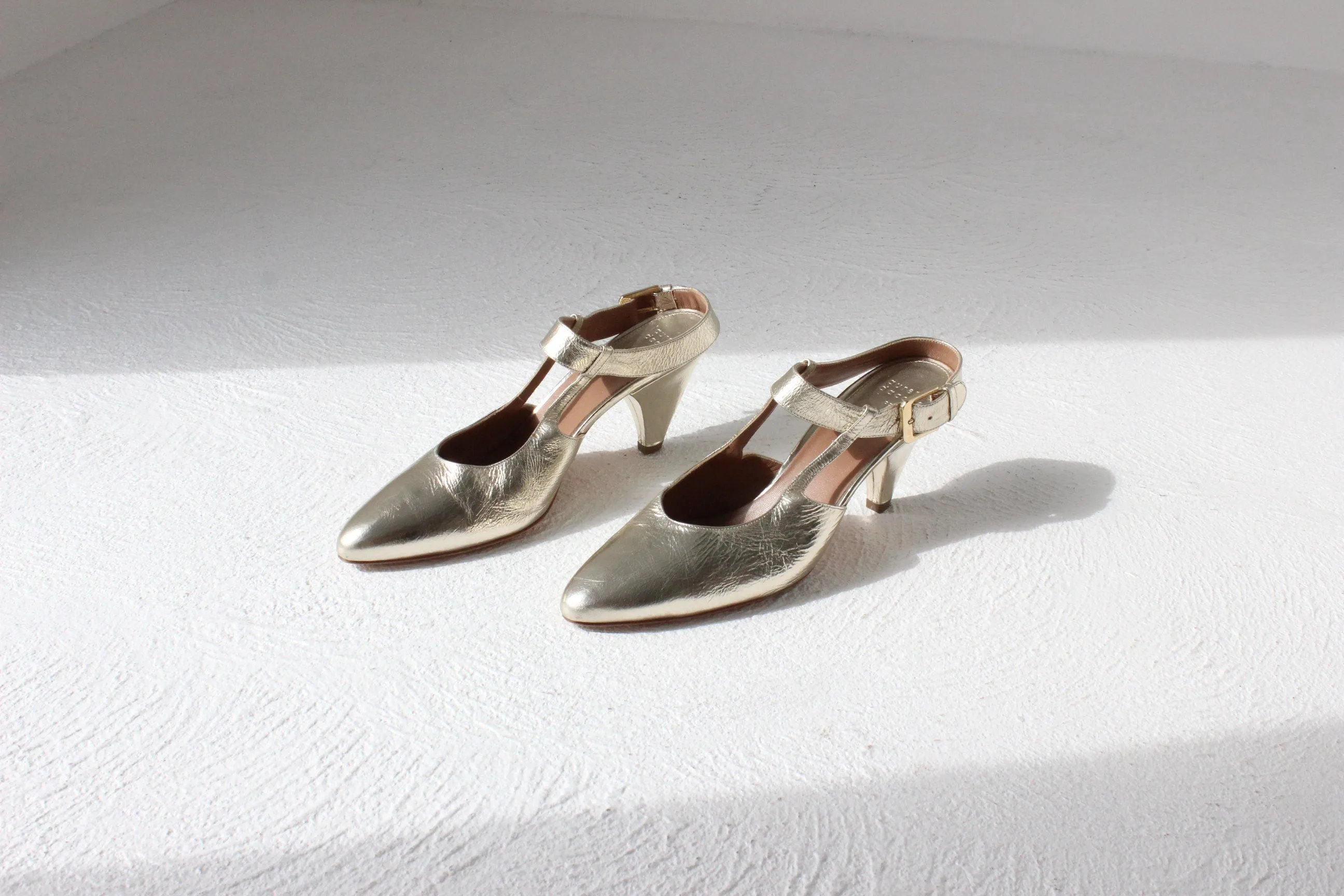 French Designer Gold Leather Courtier Heels ~ Euro 38 ~ RRP1200