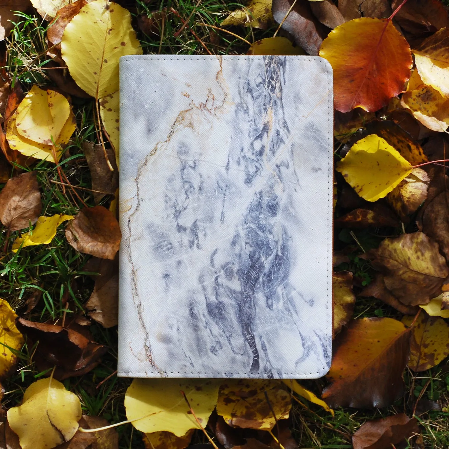Travel Wallet - Marble