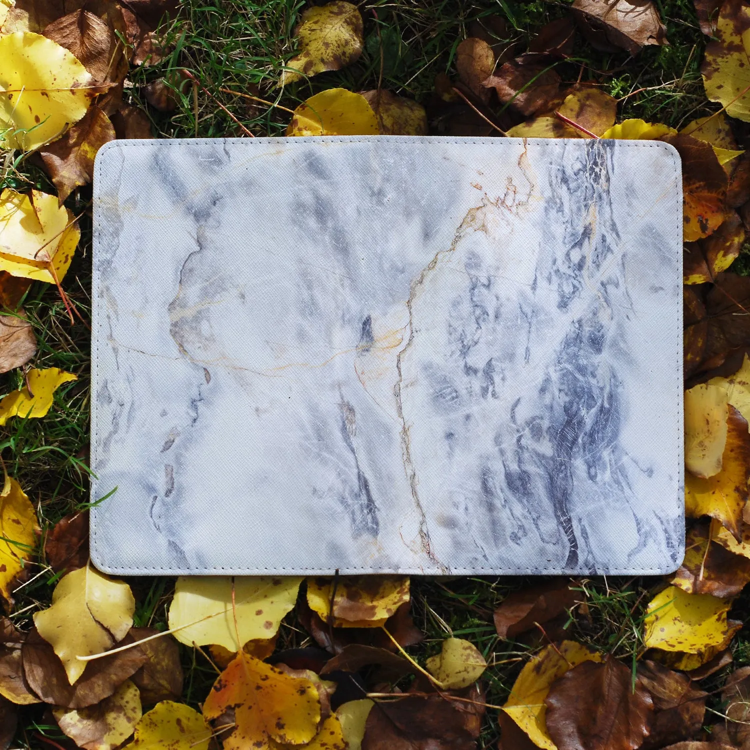 Travel Wallet - Marble